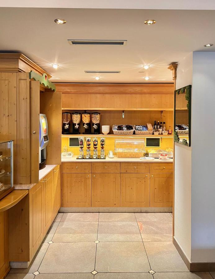 Hotel Gran Vacanze Rooms & Apartments Dimaro Exterior photo
